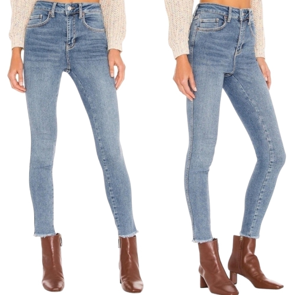 NWT Free People Raw Hem high rise Jegging in Sierra Wash Size 28